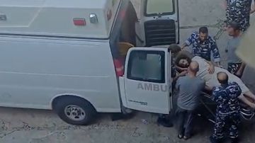 بالفيديو: نقل سجين الى المستشفى بالفيديو: نقل سجين الى المستشفى