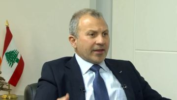 باسيل: نطالب الحكومة والرئيس عون بما التزموا به والخلاف مع حزب الله لا يلغي لبنانيتهم باسيل: نطالب الحكومة والرئيس عون بما التزموا به والخلاف مع حزب الله لا يلغي لبنانيتهم