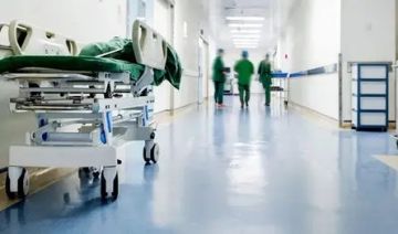 مجددا نقل فنان شهير إلى المستشفى.. وهذا وضعه مجددا نقل فنان شهير إلى المستشفى.. وهذا وضعه