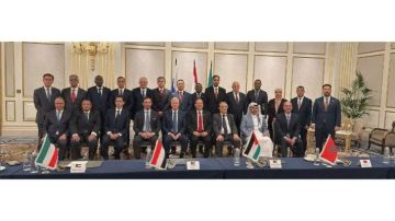 رجي واصل زيارته إلى روسيا والتقى السفراء العرب: الحكومة اختارت المفاوضات المباشرة بعد فشل الخيار العسكري رجي واصل زيارته إلى روسيا والتقى السفراء العرب: الحكومة اختارت المفاوضات المباشرة بعد فشل الخيار العسكري