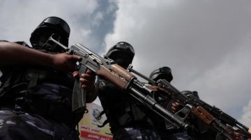 الحوثيون يهاجمون السعودية.. ومعارك عنيفة في اليمن الحوثيون يهاجمون السعودية.. ومعارك عنيفة في اليمن