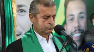 قبيسي دعا الحكومة إلى تحمل مسؤولياتها.. من لا يريد المقاومة عليه تأمين البديل قبيسي دعا الحكومة إلى تحمل مسؤولياتها.. من لا يريد المقاومة عليه تأمين البديل