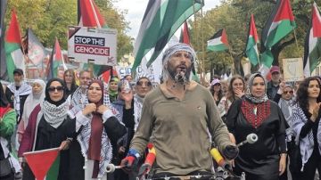 تظاهرة حاشدة في برلين دعما لفلسطين ورفضا للحرب على لبنان تظاهرة حاشدة في برلين دعما لفلسطين ورفضا للحرب على لبنان