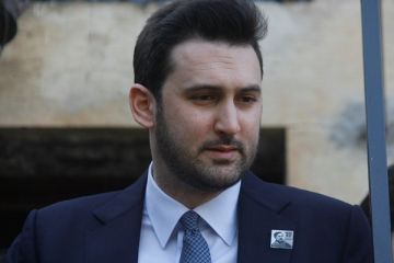 تيمور جنبلاط أكد رفضه لجر لبنان الى حرب جديدة: الحوار في لبنان ليس ضعفا بل ضرورة وطنية تيمور جنبلاط أكد رفضه لجر لبنان الى حرب جديدة: الحوار في لبنان ليس ضعفا بل ضرورة وطنية