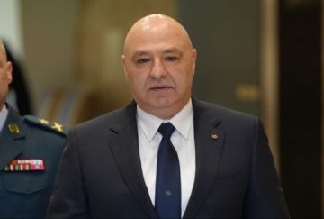 وصول الرئيس عون إلى مدينة طرابلس في جولة يستهلها من السراي وصول الرئيس عون إلى مدينة طرابلس في جولة يستهلها من السراي