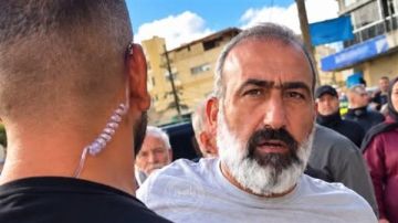 مواطن يريد صفع الرئيس نواف سلام! مواطن يريد صفع الرئيس نواف سلام!
