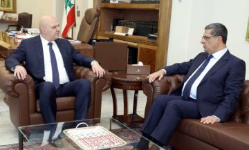 الرئيس عون عرض مع سفير لبنان في سوريا العلاقات بين البلدين الرئيس عون عرض مع سفير لبنان في سوريا العلاقات بين البلدين