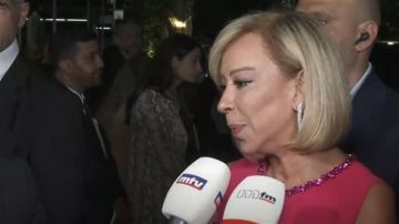 السيدة الأولى: نطلب من القديس شربل السلام وعسى أن نقتدي به وبإيمانه والسلام الداخلي الذي كان يعيشه السيدة الأولى: نطلب من القديس شربل السلام وعسى أن نقتدي به وبإيمانه والسلام الداخلي الذي كان يعيشه
