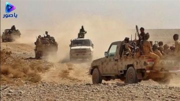 الحوثيون يحاصرون تعز ويتقدمون اليها من جهتها الغربية الحوثيون يحاصرون تعز ويتقدمون اليها من جهتها الغربية