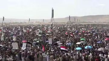 صنعاء في مليونية ثباتا مع فلسطين : لا تراجع عن المواجهة وكسر الحصار صنعاء في مليونية ثباتا مع فلسطين : لا تراجع عن المواجهة وكسر الحصار