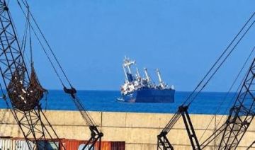 جنوح باخرة قبالة شاطىء صيدا جنوح باخرة قبالة شاطىء صيدا