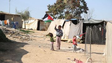 الاحتلال يهدم منزلا في الرام وسط تصاعد عمليات الهدم والتهجير في القدس