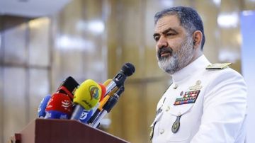 قائد القوات البحرية للجيش الإيراني: أمن مضيق هرمز يستند إلى جاهزية المدافعين عن إيران قائد القوات البحرية للجيش الإيراني: أمن مضيق هرمز يستند إلى جاهزية المدافعين عن إيران