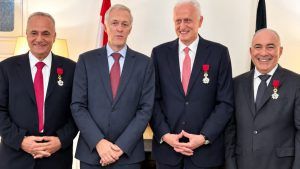 السفير البلجيكي قلد باسم الملك فيليب ثلاثة أطباء لبنانيين أوسمة التاج الملكية السفير البلجيكي قلد باسم الملك فيليب ثلاثة أطباء لبنانيين أوسمة التاج الملكية