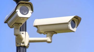 قبل شحنة المتفجرات: إطلاق نار على كاميرات... فهل من رابط؟ قبل شحنة المتفجرات: إطلاق نار على كاميرات... فهل من رابط؟