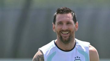 الوداع الأخير... ميسي يستعد لوداع الأرجنتين في آخر مباراة الوداع الأخير... ميسي يستعد لوداع الأرجنتين في آخر مباراة