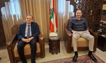 البزري تابع أعمال إخماد حريق مكب النفايات في صيدا وشدد على ضرورة تحديد المسؤولية البزري تابع أعمال إخماد حريق مكب النفايات في صيدا وشدد على ضرورة تحديد المسؤولية