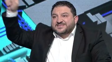 جدل بعد ضرب رامي نعيم ومرافقيه في حارة صيدا بين من فرحوا بما حصل وبين من استنكر جدل بعد ضرب رامي نعيم ومرافقيه في حارة صيدا بين من فرحوا بما حصل وبين من استنكر