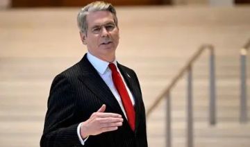 بيسنت: التمويل الإيراني لحزب الله وحماس والحوثيين يتراجع بيسنت: التمويل الإيراني لحزب الله وحماس والحوثيين يتراجع