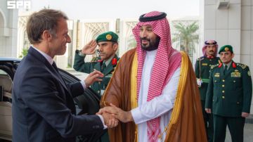 التطورات الإقليمية والدولية بين بن سلمان وماكرون