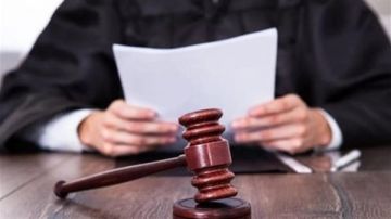 مذكرة توقيف وجاهية بحق إبن عم الأسد مذكرة توقيف وجاهية بحق إبن عم الأسد