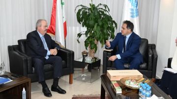 جابر بحث مع وفد من البنك الدولي في تسريع التعافي وإعادة الإعمار جابر بحث مع وفد من البنك الدولي في تسريع التعافي وإعادة الإعمار