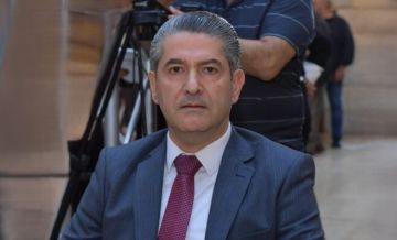 محافظ البقاع التقى ريزا وبحثا في مسألة مساعدة النازحين اللبنانيين في مراكز الإيواء محافظ البقاع التقى ريزا وبحثا في مسألة مساعدة النازحين اللبنانيين في مراكز الإيواء