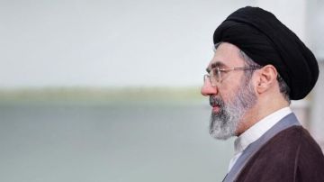 السيد الخامنئي في رسالة إلى النخب: التقدم العلمي أساس استقلال إيران واقتدارها السيد الخامنئي في رسالة إلى النخب: التقدم العلمي أساس استقلال إيران واقتدارها