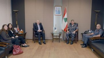 تنسيق وتعاون... ماذا دار بين اللواء عبدالله وارنو؟ تنسيق وتعاون... ماذا دار بين اللواء عبدالله وارنو؟