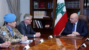 الرئيس عون: لبنان متمسك ببقاء اليونيفيل وانسحابها سيحدث فراغا الرئيس عون: لبنان متمسك ببقاء اليونيفيل وانسحابها سيحدث فراغا
