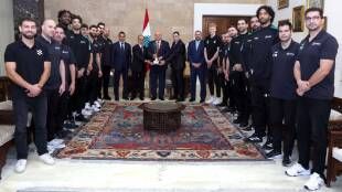 وفد نادي الحكمة قدم كأس العرب إلى رئيس الجمهورية وفد نادي الحكمة قدم كأس العرب إلى رئيس الجمهورية