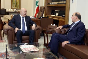 الرئيس عون أكد لحاكم مصرف لبنان على أهمية صون الاستقرار النقدي ووجه رسالة لغوتيريش بمناسبة يوم الامم المتحدة الرئيس عون أكد لحاكم مصرف لبنان على أهمية صون الاستقرار النقدي ووجه رسالة لغوتيريش بمناسبة يوم الامم المتحدة