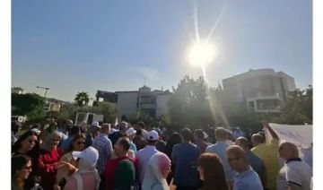على طريق القصر الجمهوري اعتصام لأساتذة الجامعة اللبنانية للمطالبة بإقرار ملف التفرغ كاملا