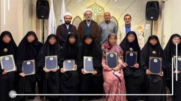 تكريم مدرسات في معهد الصادق الأمين في صيدا تكريم مدرسات في معهد الصادق الأمين في صيدا