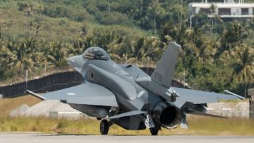 تايوان تتسلم أولى مقاتلات F-16V الأميركية تايوان تتسلم أولى مقاتلات F-16V الأميركية