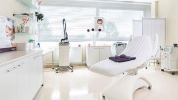 إقفال مركز تجميل غير مرخص إقفال مركز تجميل غير مرخص