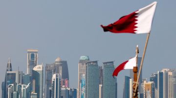 زيارة تتجاوز الدبلوماسية هل تفك قطر عقدة السلاح؟ زيارة تتجاوز الدبلوماسية هل تفك قطر عقدة السلاح؟