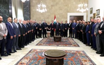 الرئيس عون: لا يمكن السماح بمحاولات تسييس الوضع الاقتصادي وتضخيمه لأهداف سياسية الرئيس عون: لا يمكن السماح بمحاولات تسييس الوضع الاقتصادي وتضخيمه لأهداف سياسية