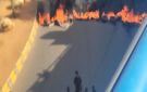 لبنان.. محتجون يقطعون الطريق بالإطارات بمنطقة الجناح في بيروت (فيديو)