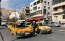 صفعها على وجهها.. سيجارة تشعل خلافا حادا بين سائق تاكسي وممثلة سورية (فيديو)