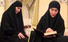 أنجي خوري تعلن توبتها.. ظهرت مرتدية الحجاب داخل أحد المساجد