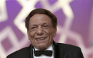 صورة مفبركة لعادل إمام تثير الغضب