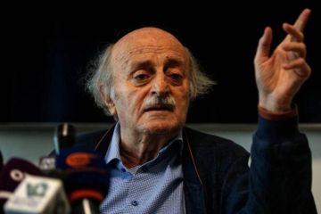 جنبلاط لطريف: اهتم بشؤون الدروز في إسرائيل ولا تكن ملحقا فهذا لا يليق بمقامكم جنبلاط لطريف: اهتم بشؤون الدروز في إسرائيل ولا تكن ملحقا فهذا لا يليق بمقامكم