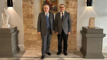 سلامة بحث ورئيس جمعية المقاصد في صيدا في افتتاح مركز عائشة أم المؤمنين الثقافي