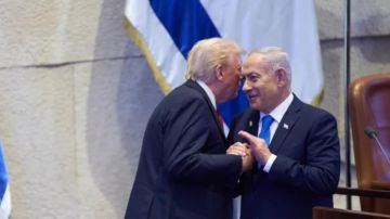 القناة 12 الإسرائيلية: ترامب ونتنياهو اتفقا على زيادة الضغط الاقتصادي والسياسي على إيران القناة 12 الإسرائيلية: ترامب ونتنياهو اتفقا على زيادة الضغط الاقتصادي والسياسي على إيران