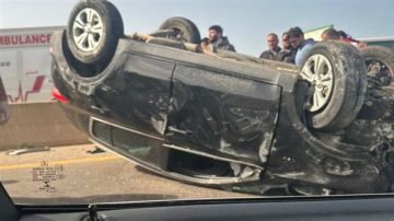 انقلاب سيارة على اتوستراد الجنوب محلة عدلون - النبي ساري