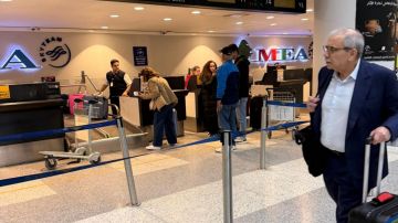 بالصور: سلام يغادر إلى ميونخ.. من قاعة المسافرين!