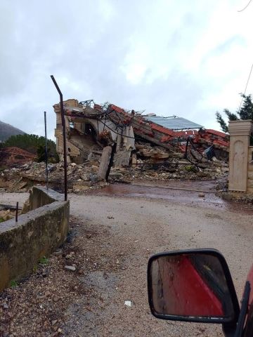 قوة إسرائيلية تتوغل في جنوب لبنان وتفجر منزلا قوة إسرائيلية تتوغل في جنوب لبنان وتفجر منزلا