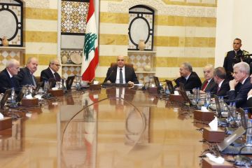 مجلس الوزراء يستهل الجلسة بالوقوف دقيقة صمت حدادا على ارواح ضحايا طرابلس