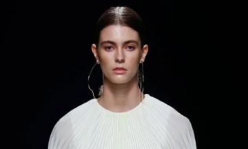 العثور على عارضة أزياء عالمية متوفاة في منزلها